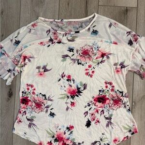 French Laundry White Floral Ruffled Short Sleeve Tee Size L.